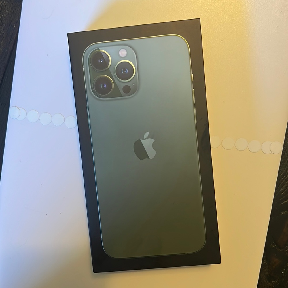 At&t iPhone 13 Pro Max new